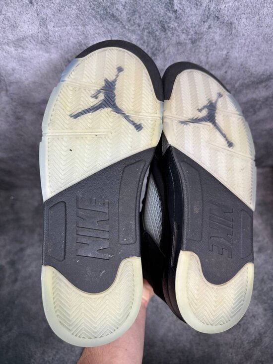 Size 10 | Jordan 5 Metallic No Box | Pre-Owned main image 4